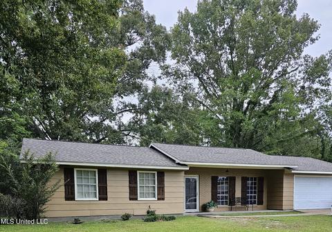 308 N Canton Club Cir, Jackson, MS 39211