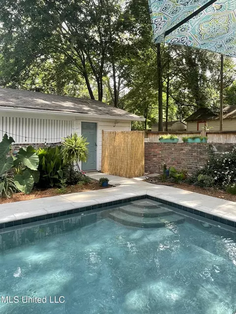 504 Hartfield St, Jackson, MS 39216