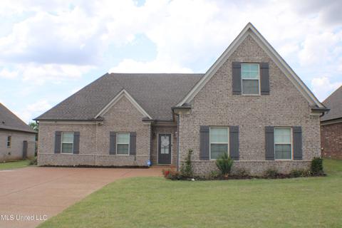 1067 Peggy Cv, Hernando, MS 38632