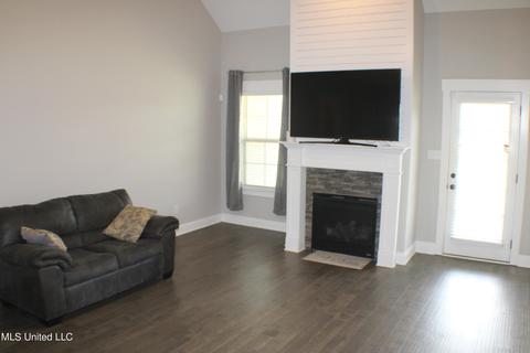 1067 Peggy Cv, Hernando, MS 38632 photo 3