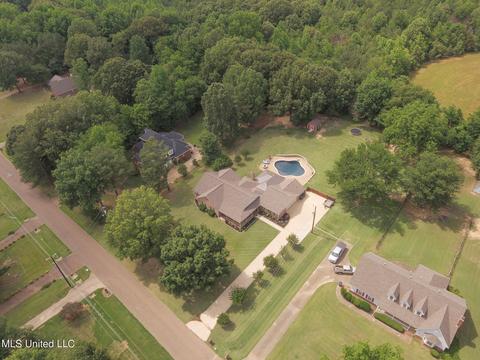 8706 Collinswood Dr, Olive Branch, MS 38654