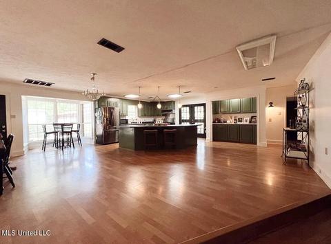 402 E Willow Dr, Braxton, MS 39044 photo 5