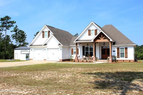 161 Homestead Rd, Lucedale, MS 39452