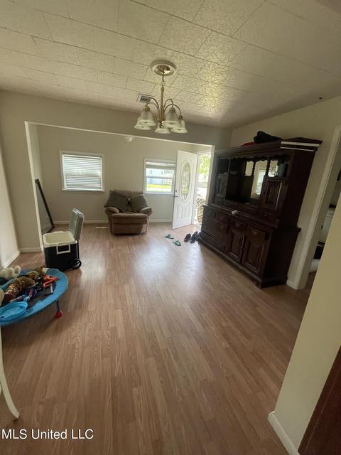 106 8th St, Long Beach, MS 39560 photo 4