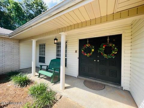 140 Colonial Cir, Magee, MS 39111 photo 5
