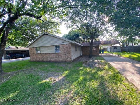 2305 Meadowbrook St, Pascagoula, MS 39567