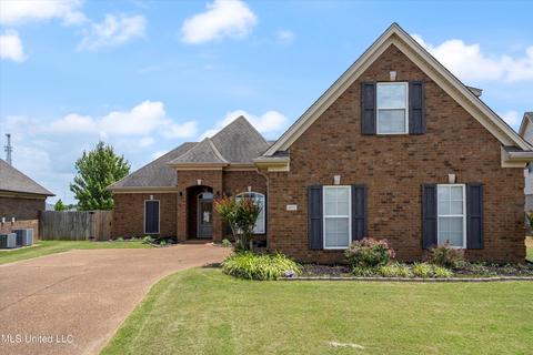 3272 Champion Hills Dr, Southaven, MS 38672