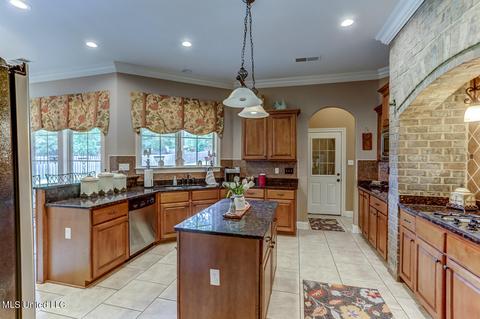 8610 Cameron St, Olive Branch, MS 38654 photo 17