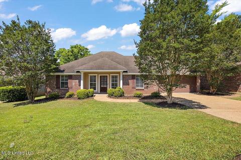 733 Hawthorn Green Dr, Ridgeland, MS 39157