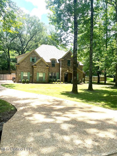 6035 Spring Hill Dr, Olive Branch, MS 38654