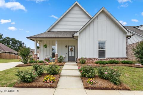 822 Long Leaf Cir, Brandon, MS 39042