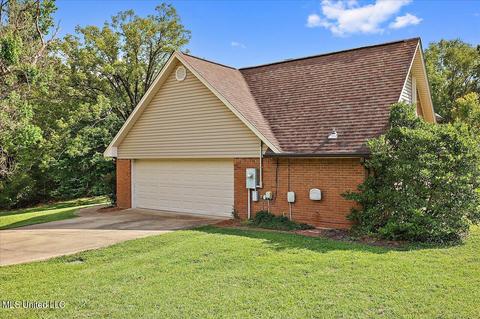 312 Warwick Rd, Clinton, MS 39056 photo 4