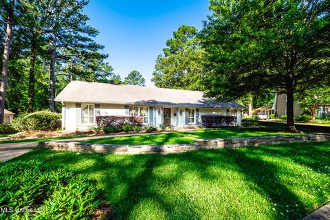 4005 Eastwood Dr, Jackson, MS 39211