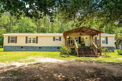 254 Griffin Ln, Lucedale, MS 39452