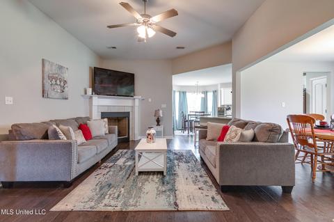 409 Robin Cv, Senatobia, MS 38668 photo 4