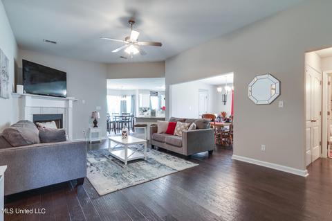 409 Robin Cv, Senatobia, MS 38668 photo 3