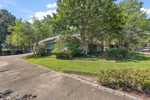 1711 Plantation Blvd, Jackson, MS 39211 photo 3