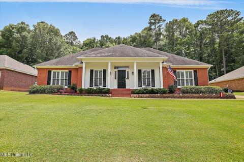 511 Cliffview Dr, Brandon, MS 39047