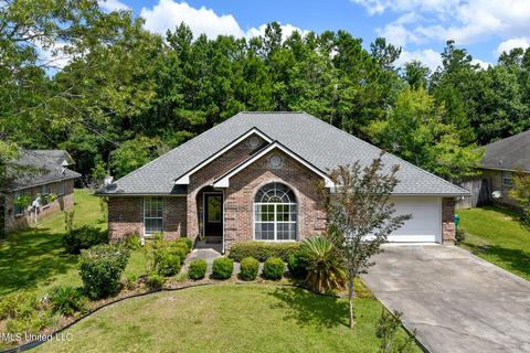 6410 Kiko St, Diamondhead, MS 39525