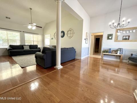 7300 Thomas Dr, Olive Branch, MS 38654 photo 2
