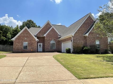 7300 Thomas Dr, Olive Branch, MS 38654
