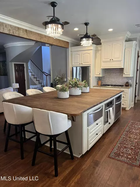 Kitchen - 118 Oakridge Trl, Flowood, MS 39232 photo 2 of 11