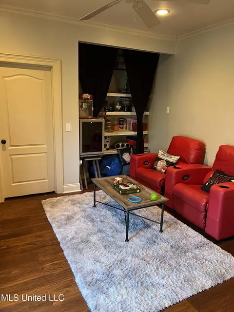 Living - 118 Oakridge Trl, Flowood, MS 39232 photo 3 of 5