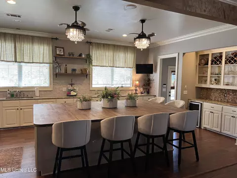 Kitchen - 118 Oakridge Trl, Flowood, MS 39232 photo 4 of 11