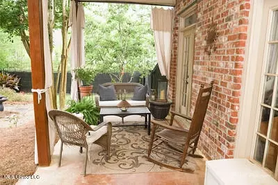 Exterior - 118 Oakridge Trl, Flowood, MS 39232 photo 7 of 15