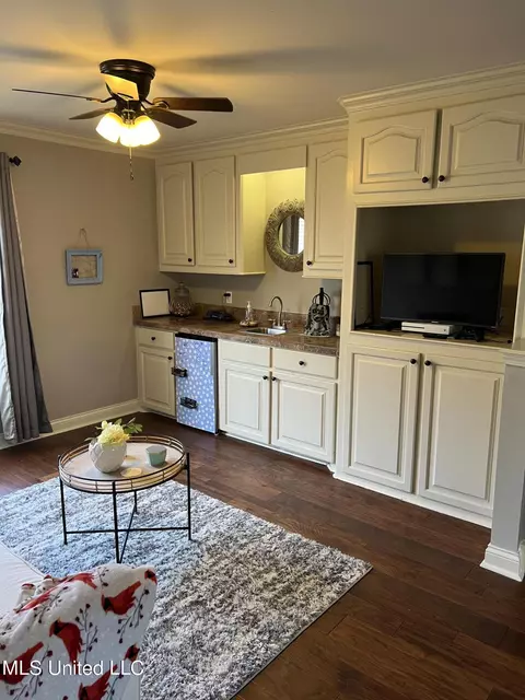 Kitchen - 118 Oakridge Trl, Flowood, MS 39232 photo 10 of 11