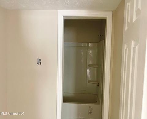 1021 Raymond Rd, Jackson, MS 39204 photo 3