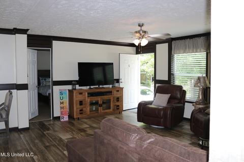 12 N County Road 512 Rd, Como, MS 38619 photo 2