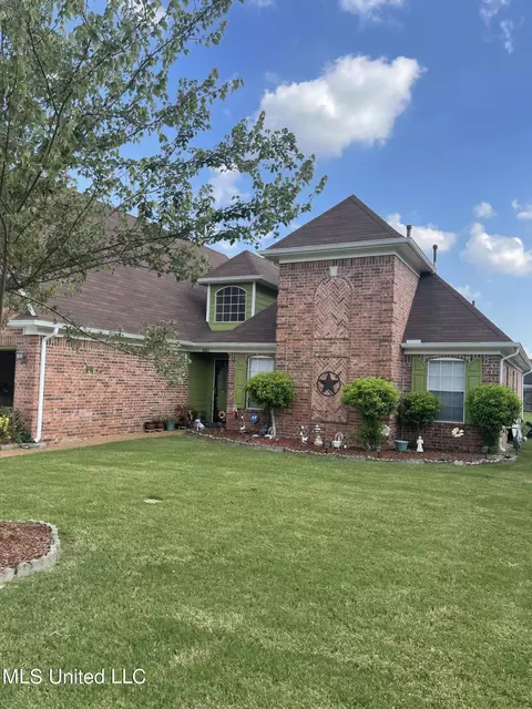 8083 Delta Lakes Blvd, Walls, MS 38680