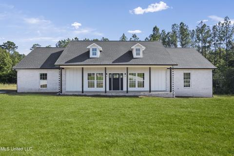 5713 Samuel Poi Ln, Vancleave, MS 39565