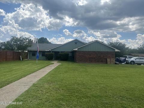 100 Eagle Feather Ln, Gulfport, MS 39503