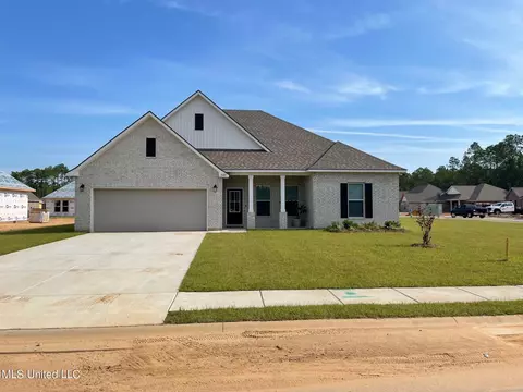11485 Memphis Cir, Ocean Springs, MS 39564