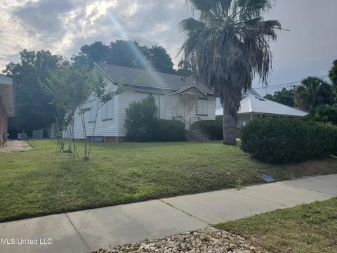 135 St Francis St, Biloxi, MS 39530