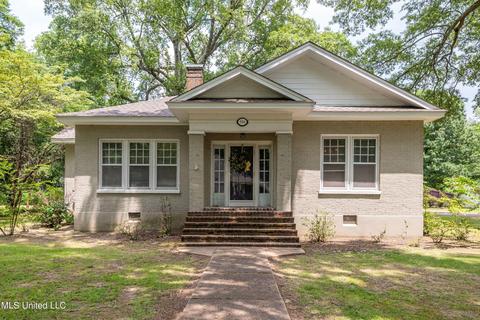 306 East St, Como, MS 38619