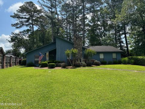 618 Shadow Wood Dr, Kosciusko, MS 39090