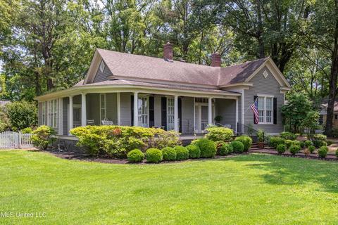 204 East St, Como, MS 38619