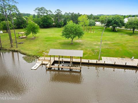 15704 Dismuke Ave, Biloxi, MS 39530