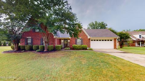 8812 N Robertson Ln, Olive Branch, MS 38654