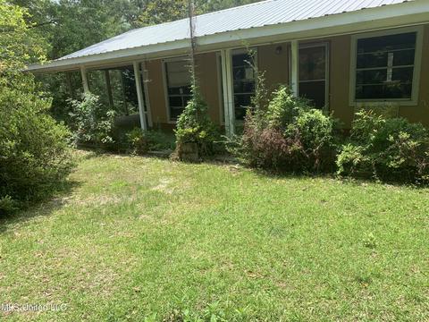 20 Camp Hillcrest Rd, Wiggins, MS 39577