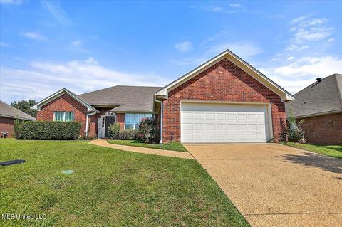 528 Planters Dr, Pearl, MS 39208