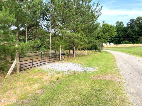 615 Purvis Rd, Walnut Grove, MS 39189 photo 2