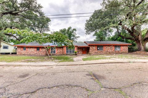 185 Jefferson Davis Ave, Biloxi, MS 39530