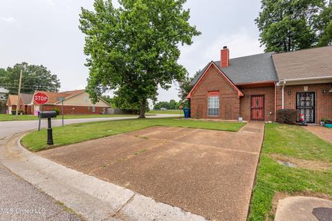300 N Garden Walk, Southaven, MS 38671