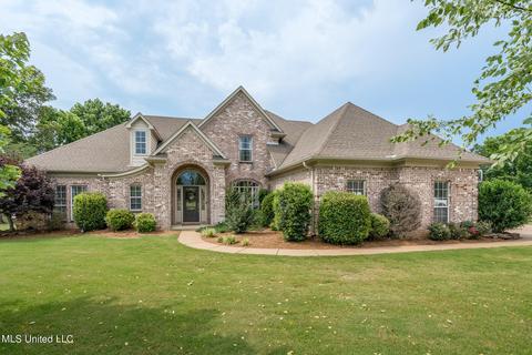 1480 Lindsey Ln, Southaven, MS 38672