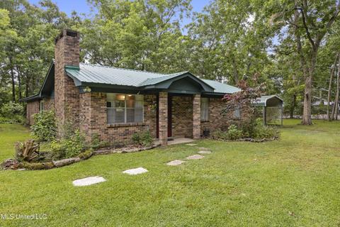 6720 Frank Griffin Rd, Escatawpa, MS 39552