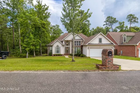 6424 Apelehama Cir, Diamondhead, MS 39525